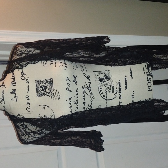 Lace Robe - Picture 5 of 6